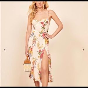 Reformation - Juliet dress - Size 4 but fits like a 2